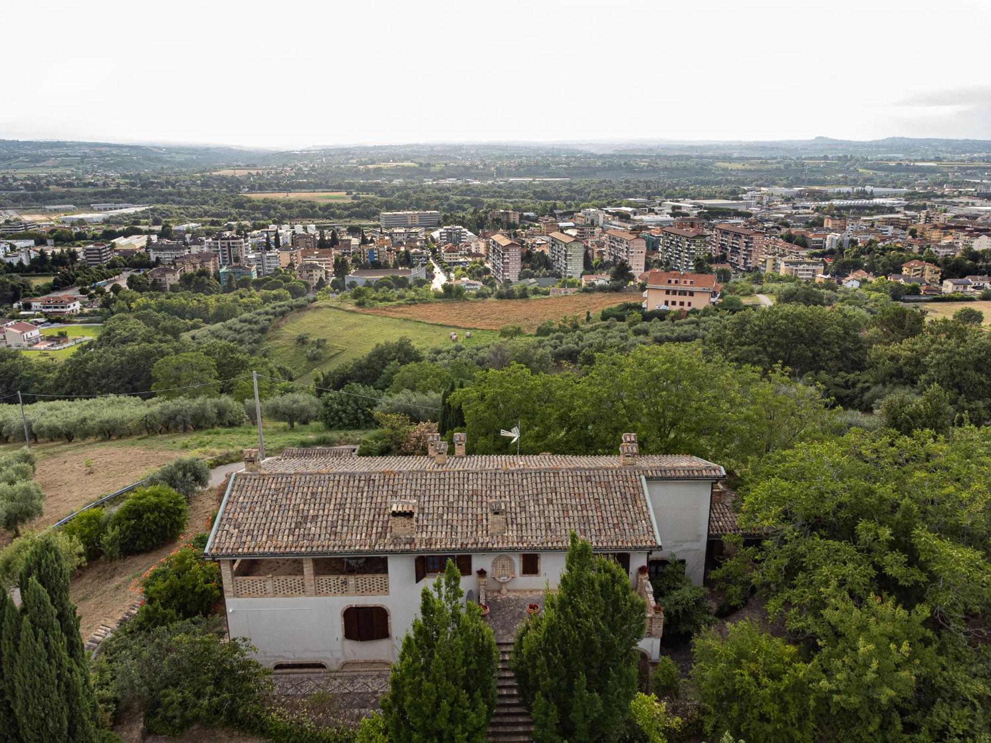 B&B Villa Dei Desideri Chieti Esterno foto
