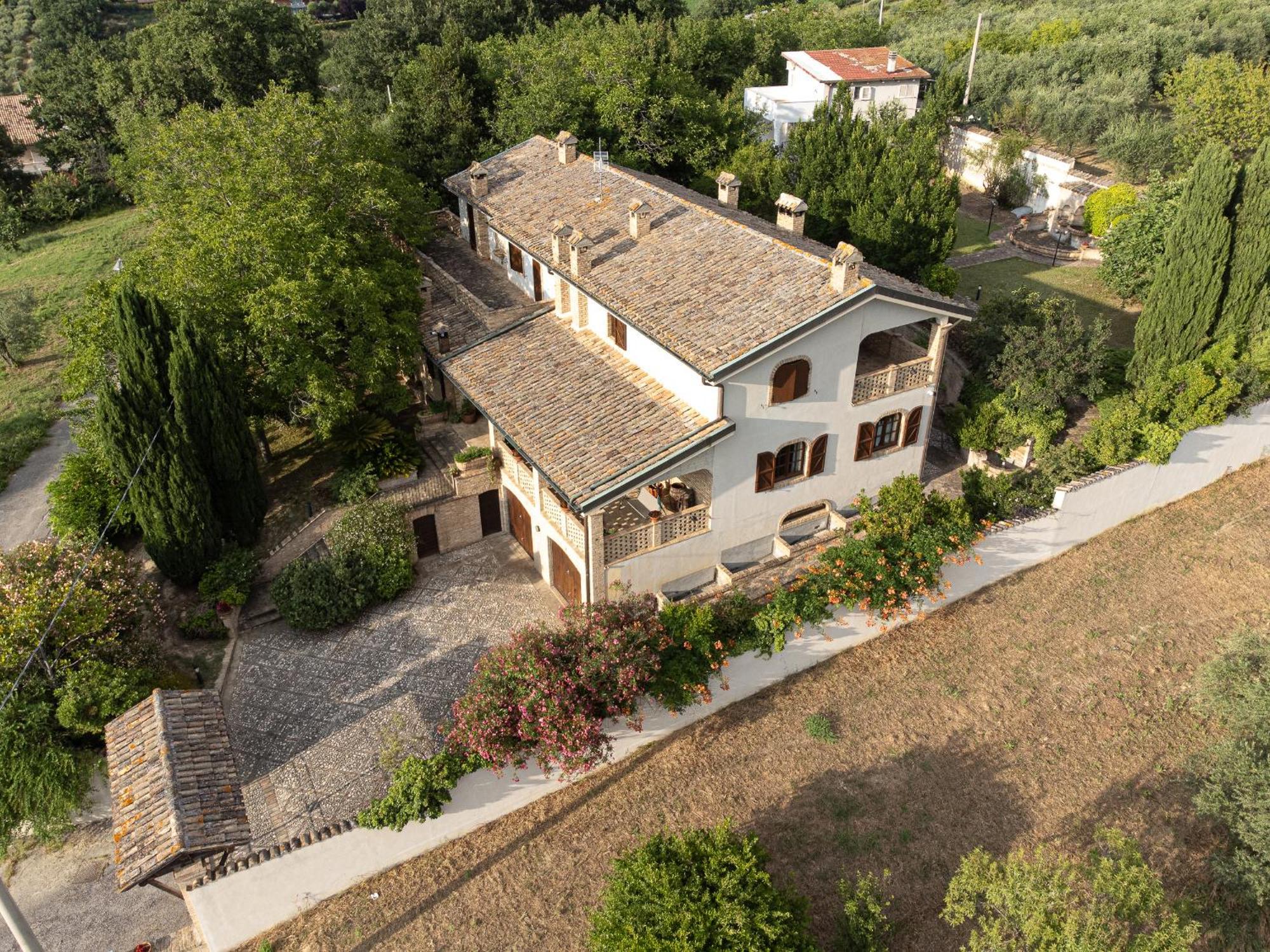 B&B Villa Dei Desideri Chieti Esterno foto